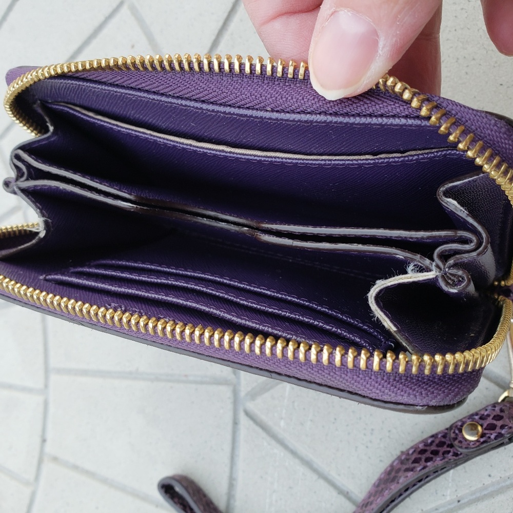 **SOLD** Michael Kors Python Leather Wristlet - Picture 7 of 8